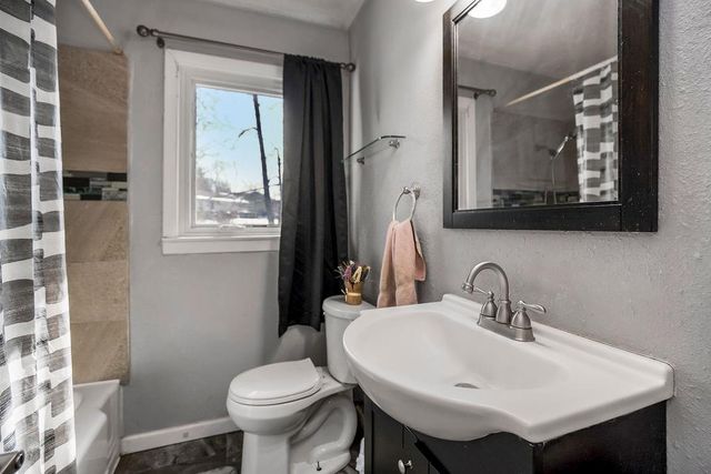 9103 E 62nd Terrace, Raytown, MO 64133