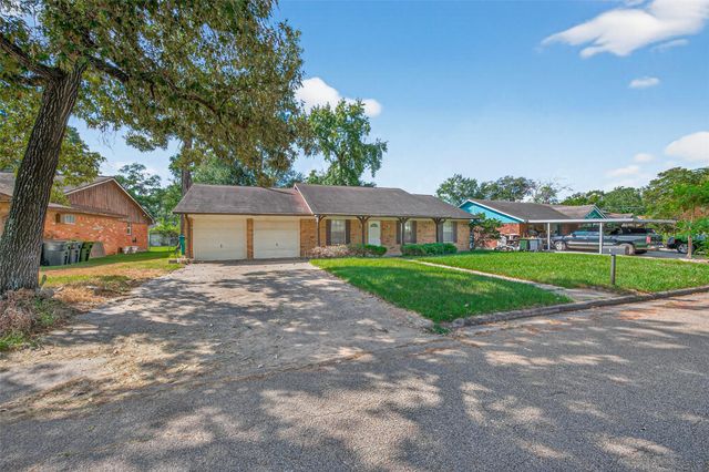 108 Belvedere Drive, Conroe, TX 77301