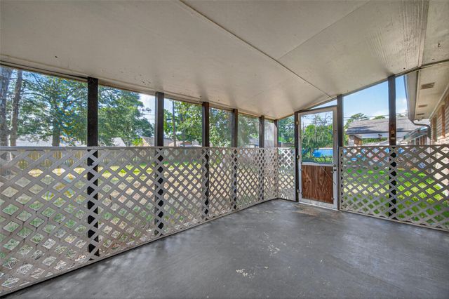 108 Belvedere Drive, Conroe, TX 77301