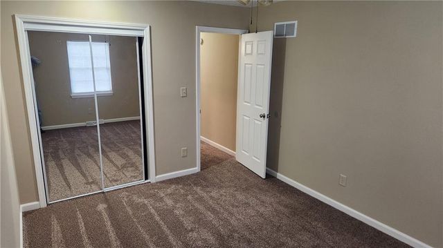 8736 N HULL Avenue, Kansas City, MO 64154