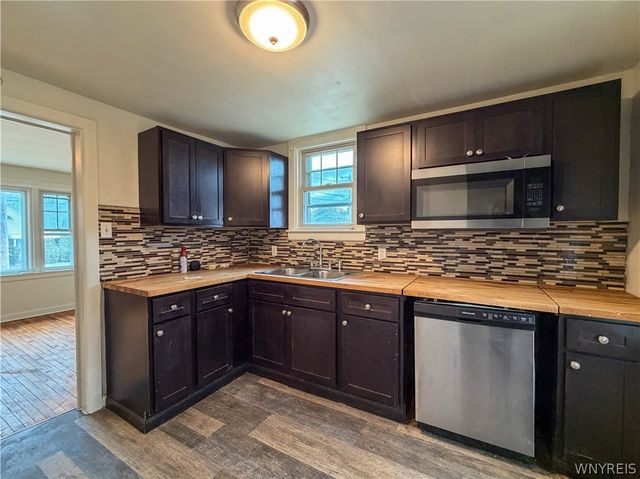 221 Evergreen Pl, Cheektowaga, NY 14225