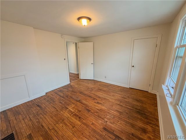 221 Evergreen Pl, Cheektowaga, NY 14225