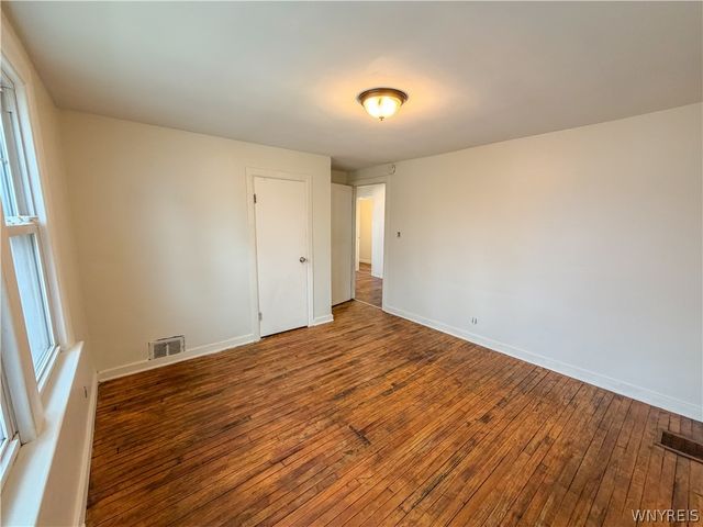 221 Evergreen Pl, Cheektowaga, NY 14225