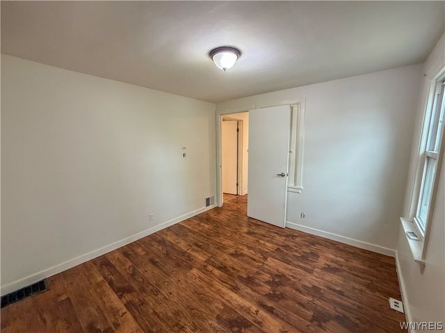 221 Evergreen Pl, Cheektowaga, NY 14225