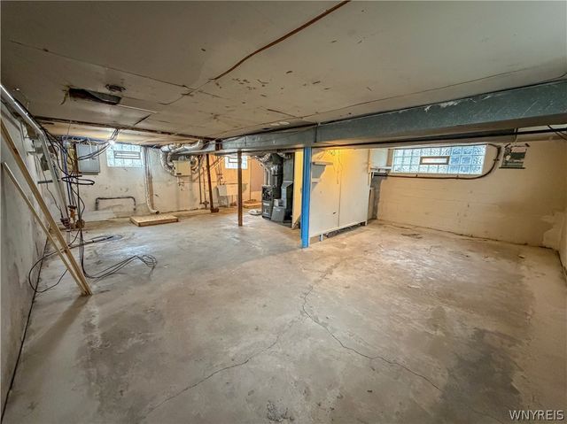 221 Evergreen Pl, Cheektowaga, NY 14225