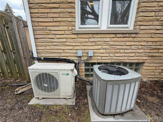 221 Evergreen Pl, Cheektowaga, NY 14225