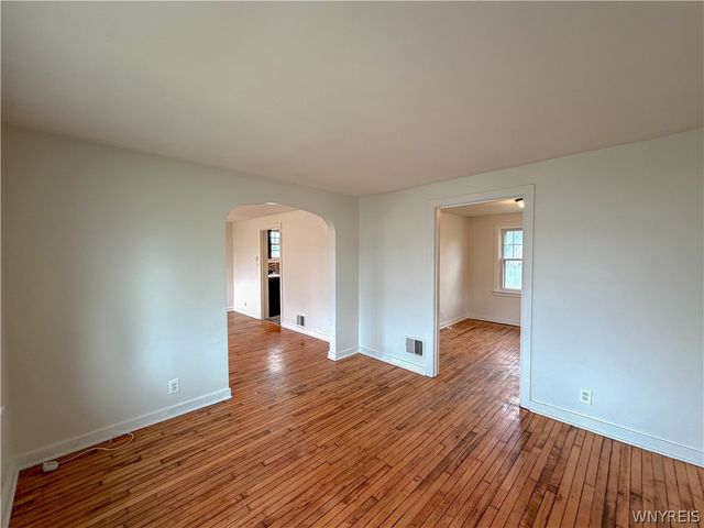 221 Evergreen Pl, Cheektowaga, NY 14225