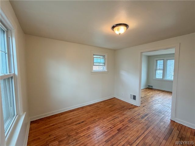 221 Evergreen Pl, Cheektowaga, NY 14225