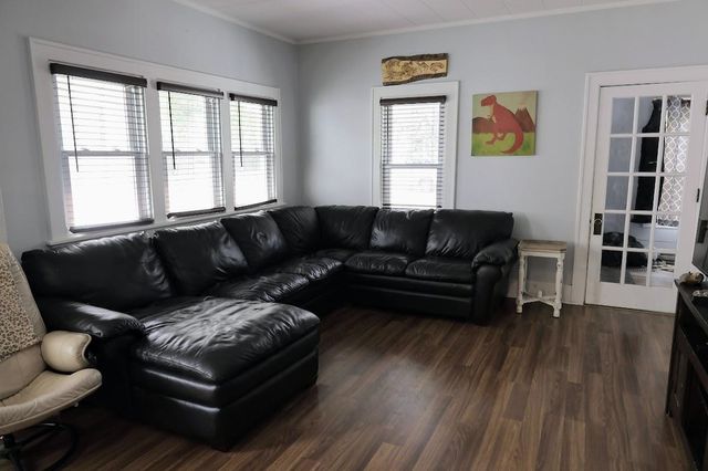 305 NE 8th St, Devils Lake, ND 58301