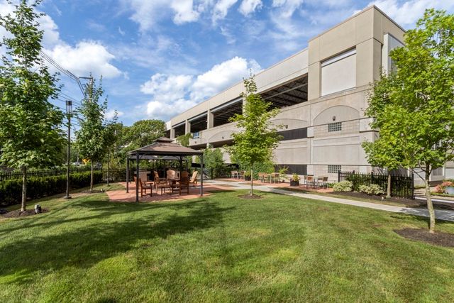 201 Elliott Street 100, Beverly, MA 01915
