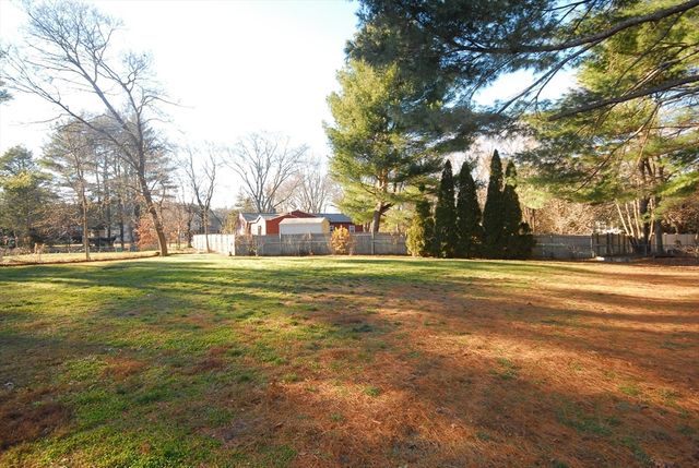 58 Peter Spring Rd, Concord, MA 01742