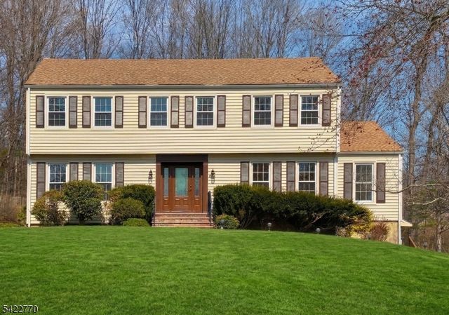 139 Berkeley Cir, Bernards Twp., NJ 07920