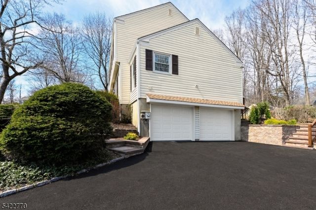 139 Berkeley Cir, Bernards Twp., NJ 07920