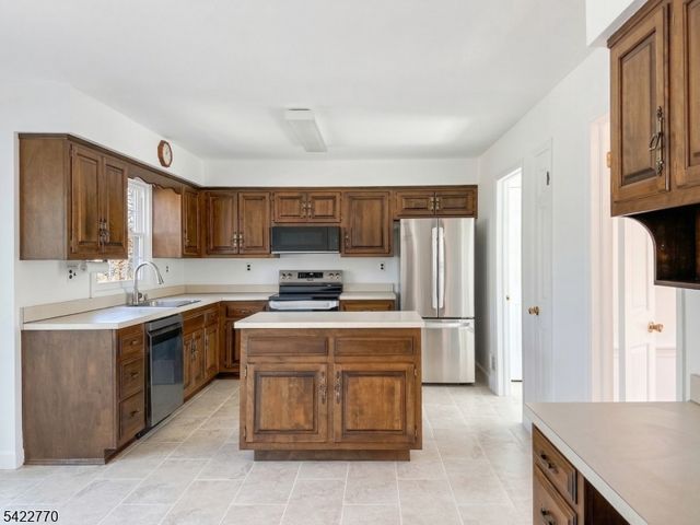 139 Berkeley Cir, Bernards Twp., NJ 07920