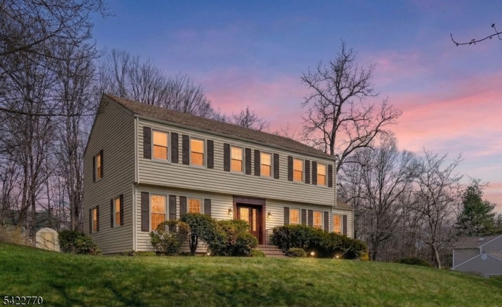 139 Berkeley Cir, Bernards Twp., NJ 07920