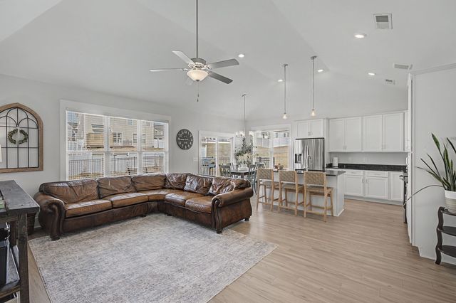 8661 Lawson Dr, Antioch, TN 37013