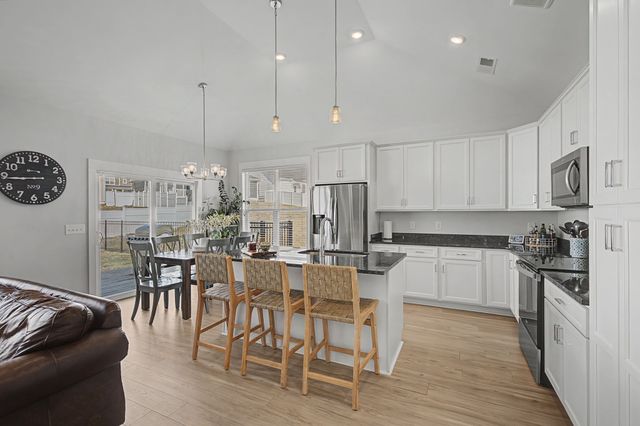 8661 Lawson Dr, Antioch, TN 37013