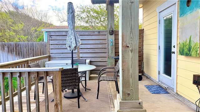 247 W Roberts Ave 1, Port Aransas, TX 78373