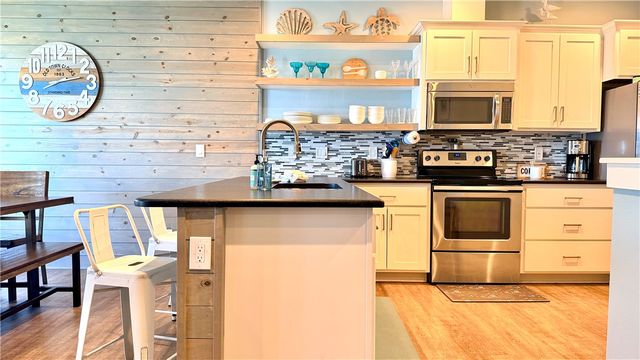 247 W Roberts Ave 1, Port Aransas, TX 78373