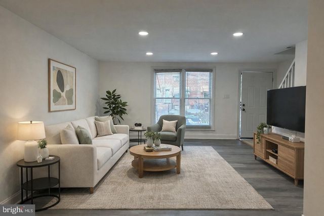 632 E CARVER ST, Philadelphia, PA 19120