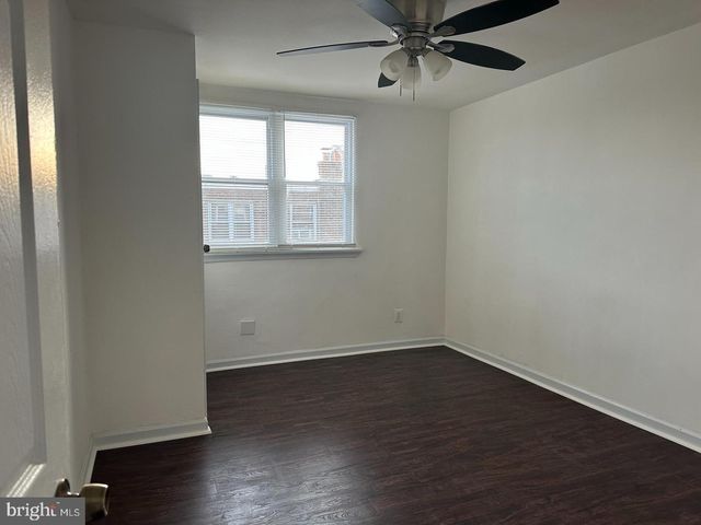 632 E CARVER ST, Philadelphia, PA 19120