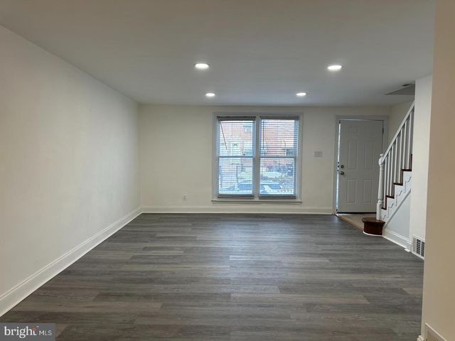632 E CARVER ST, Philadelphia, PA 19120