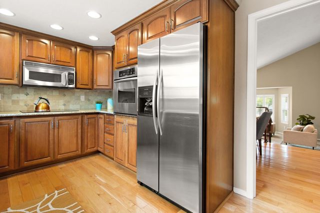 51 Angel Island Cir, Sacramento, CA 95831