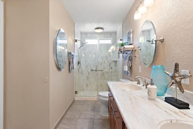 51 Angel Island Cir, Sacramento, CA 95831