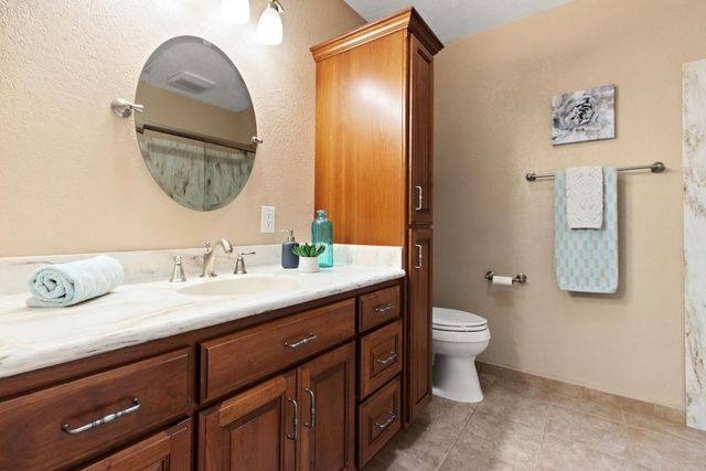 51 Angel Island Cir, Sacramento, CA 95831