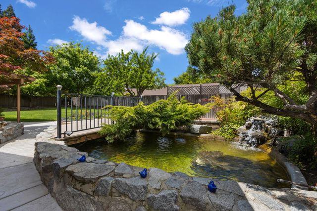 51 Angel Island Cir, Sacramento, CA 95831