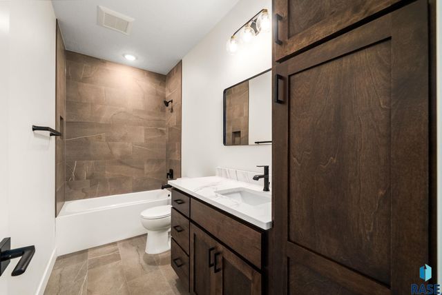408 E 11th St Street, Crooks, SD 57020