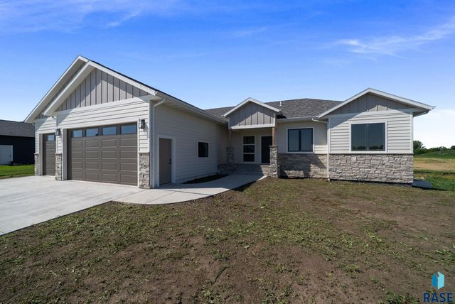 408 E 11th St Street, Crooks, SD 57020