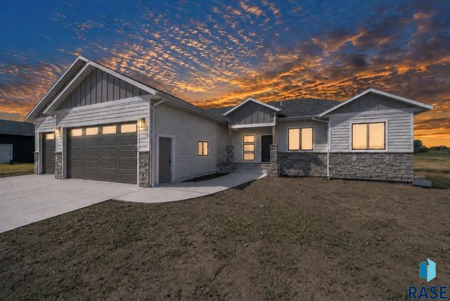 408 E 11th St Street, Crooks, SD 57020