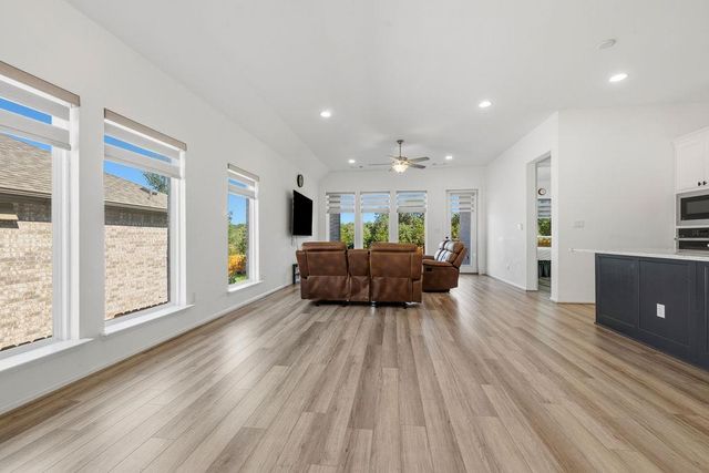 304 Barton Oak TRL, Georgetown, TX 78628