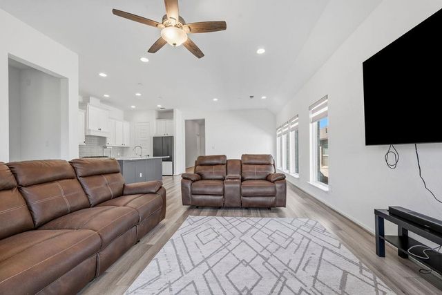304 Barton Oak TRL, Georgetown, TX 78628