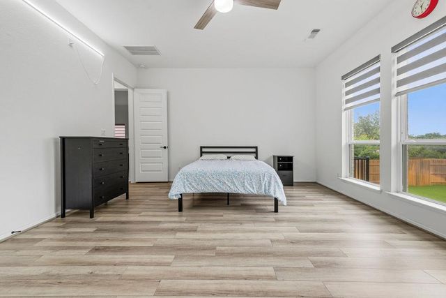 304 Barton Oak TRL, Georgetown, TX 78628