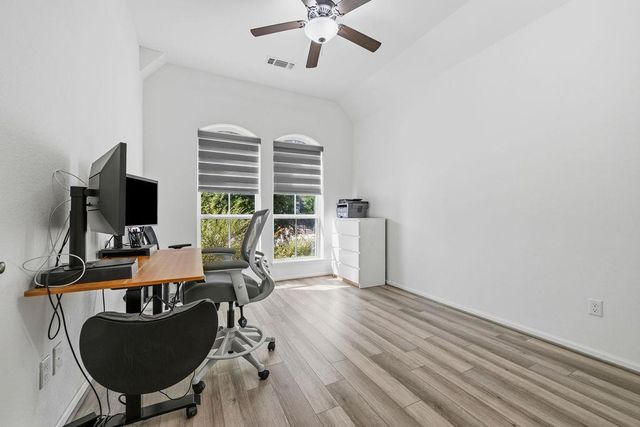 304 Barton Oak TRL, Georgetown, TX 78628
