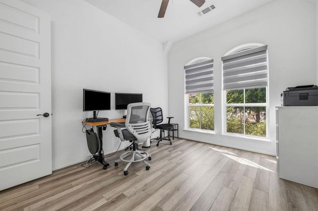 304 Barton Oak TRL, Georgetown, TX 78628