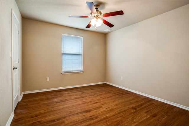 811 E College Street, Princeton, TX 75407