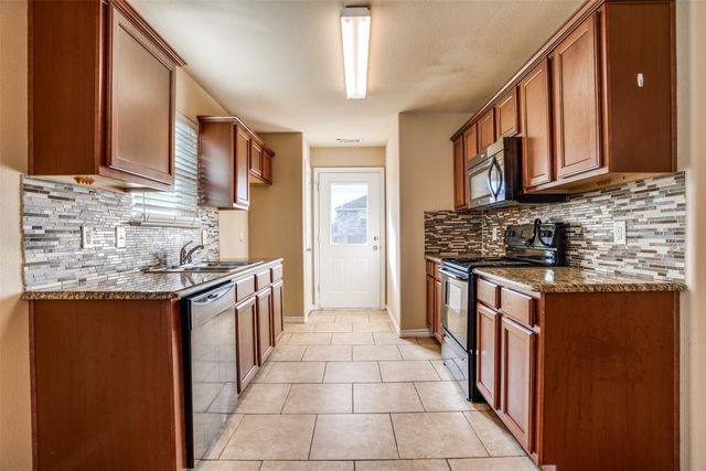 811 E College Street, Princeton, TX 75407