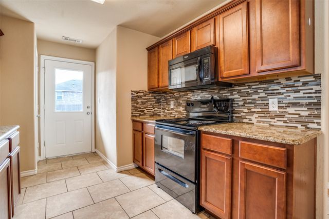 811 E College Street, Princeton, TX 75407