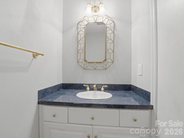 814 Twin Oaks Road, Davidson, NC 28036