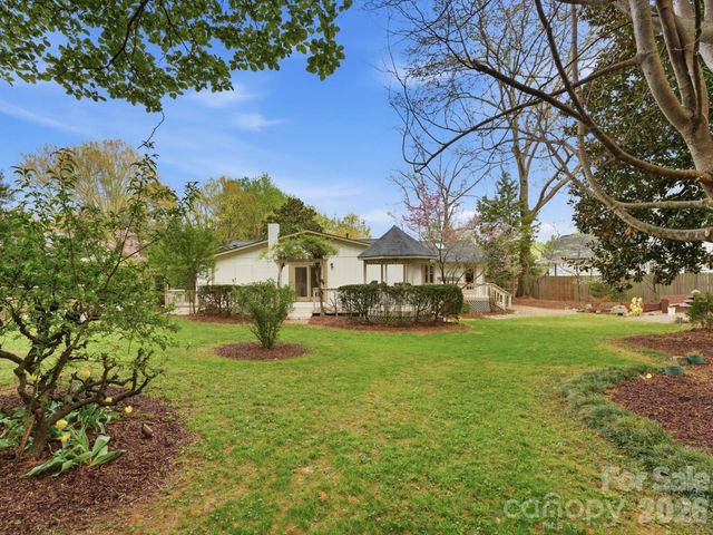814 Twin Oaks Road, Davidson, NC 28036