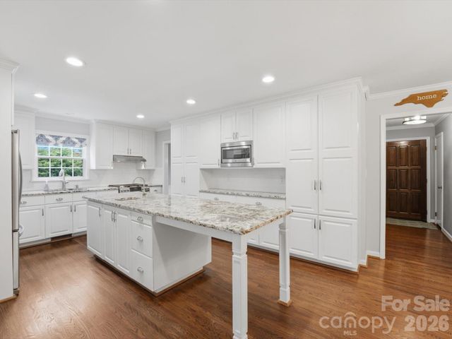 814 Twin Oaks Road, Davidson, NC 28036