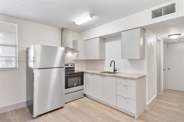 1715 N 16th Ave 311, Hollywood, FL 33020