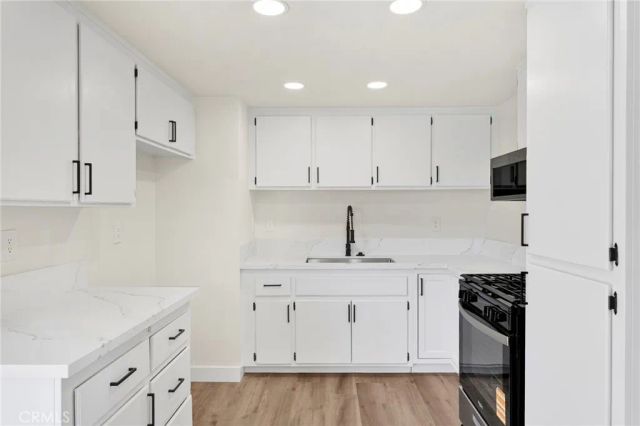 6919 Coriander, Oak Hills, CA 92344