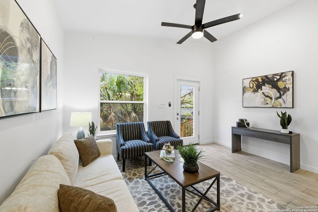 216 Cooper St, San Antonio, TX 78210