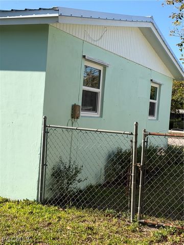 538 W Alverdez AVE, Clewiston, FL 33440