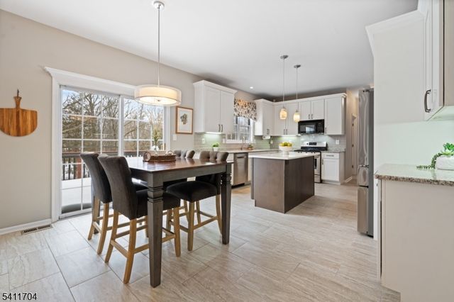 41 White Meadow Rd, Hillsborough Twp., NJ 08844