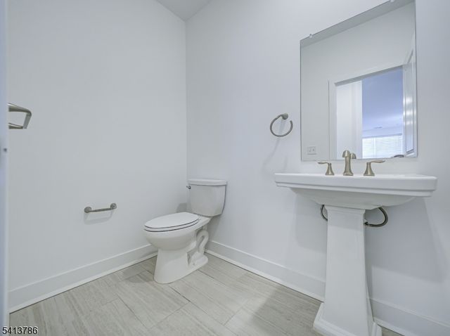 67 Veterans Way, Morris Plains Boro, NJ 07950